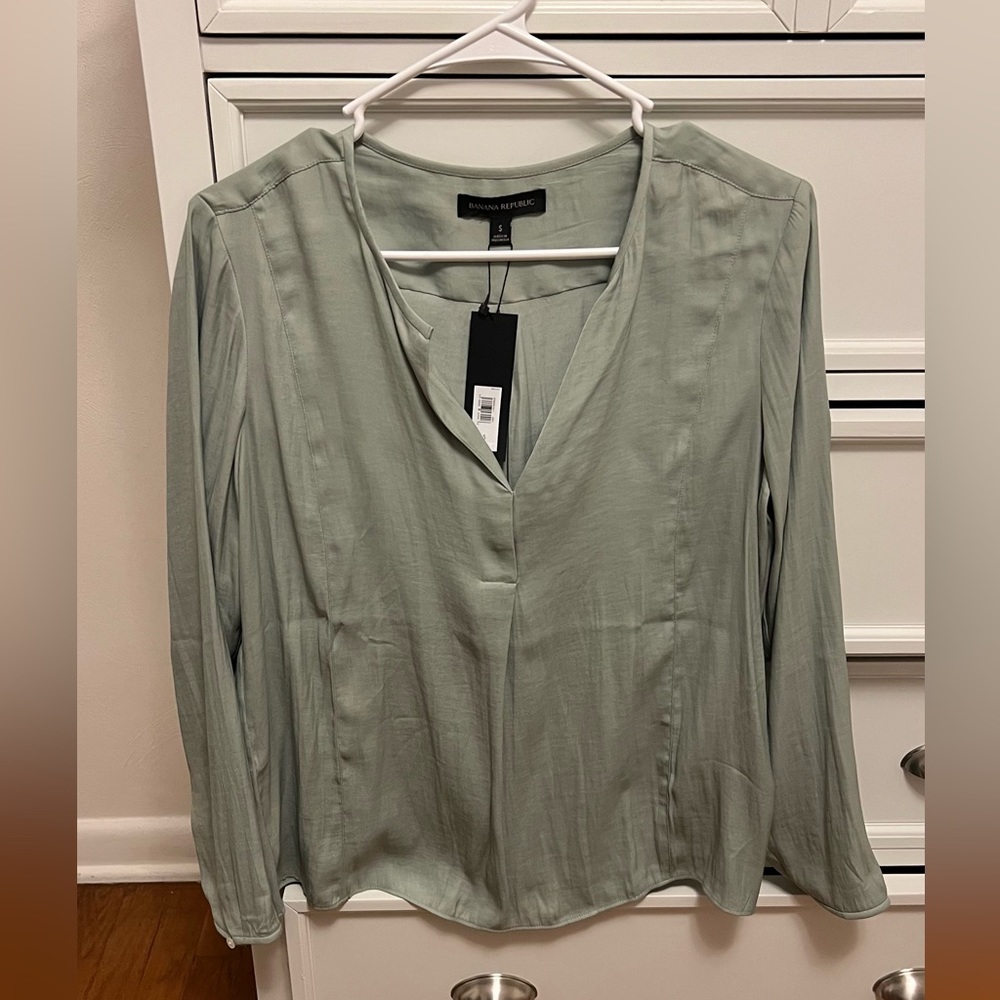 Banana Republic Business Casual Long Sleeve Top - NWT